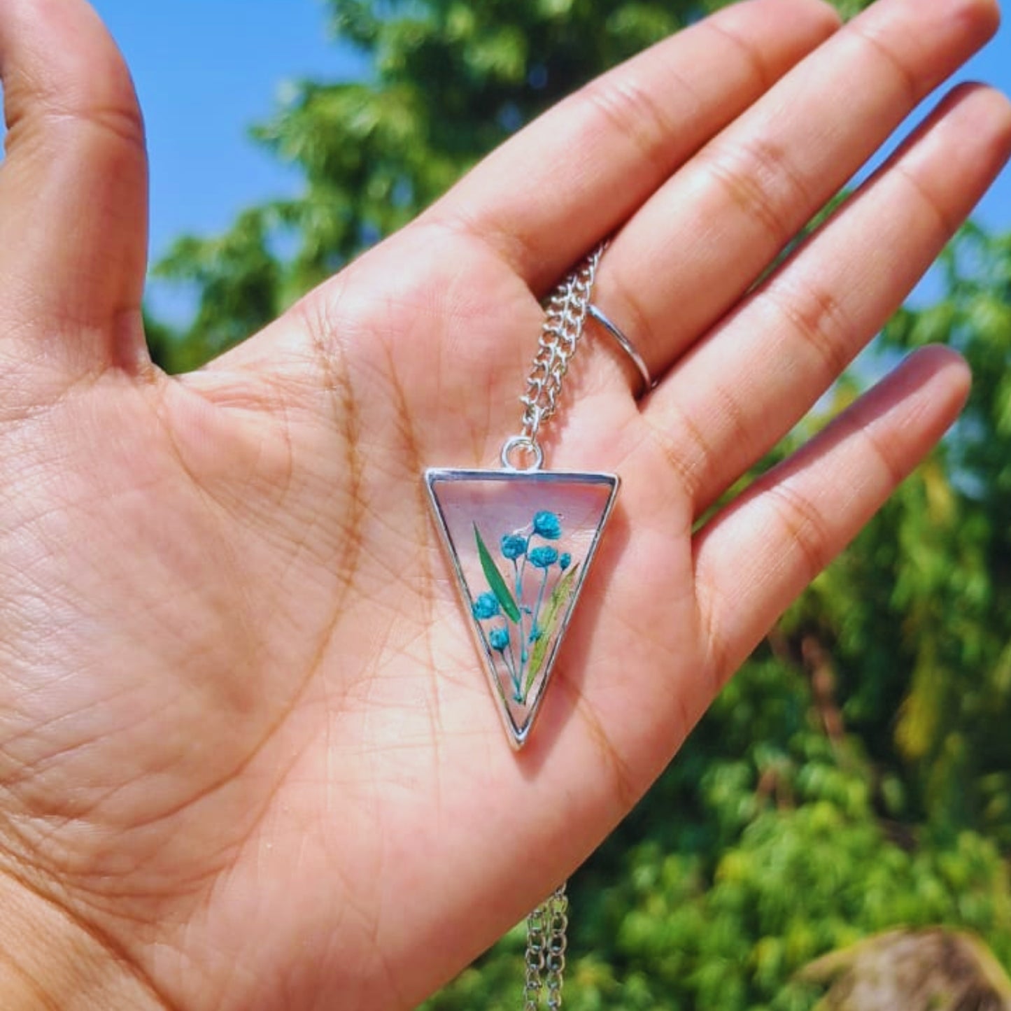Trikonika Resin Pendant – Modern Elegance