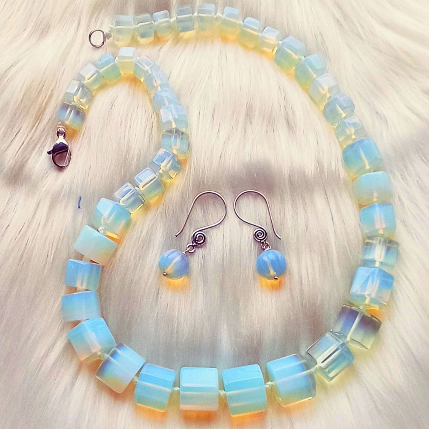 The Opalite necklace set