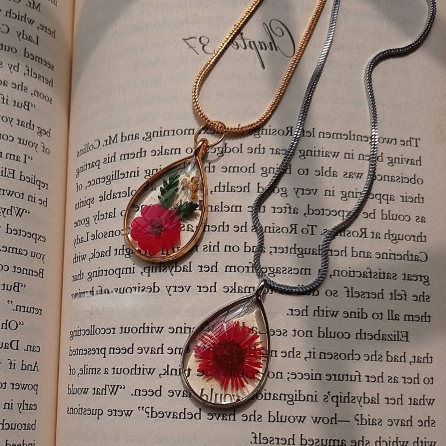 Phooltara Resin Pendant – Bloom Preserved in Art