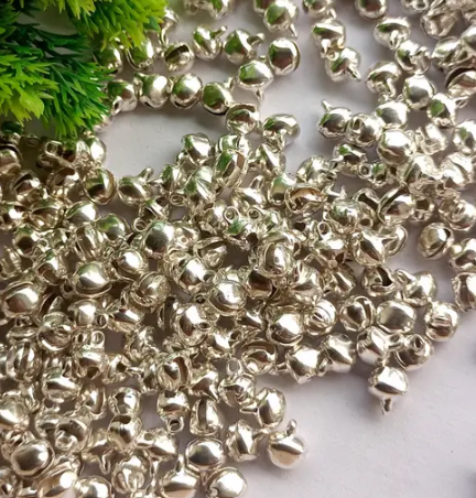 Silver color sounding ghumur
