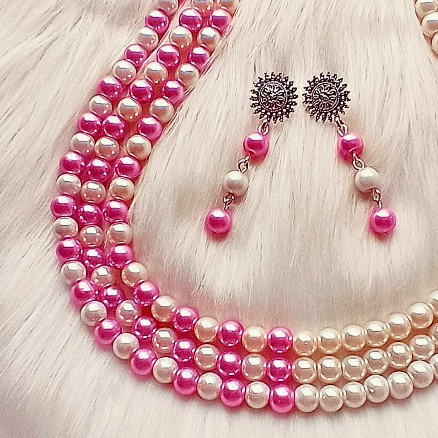 The rosy hues necklace set