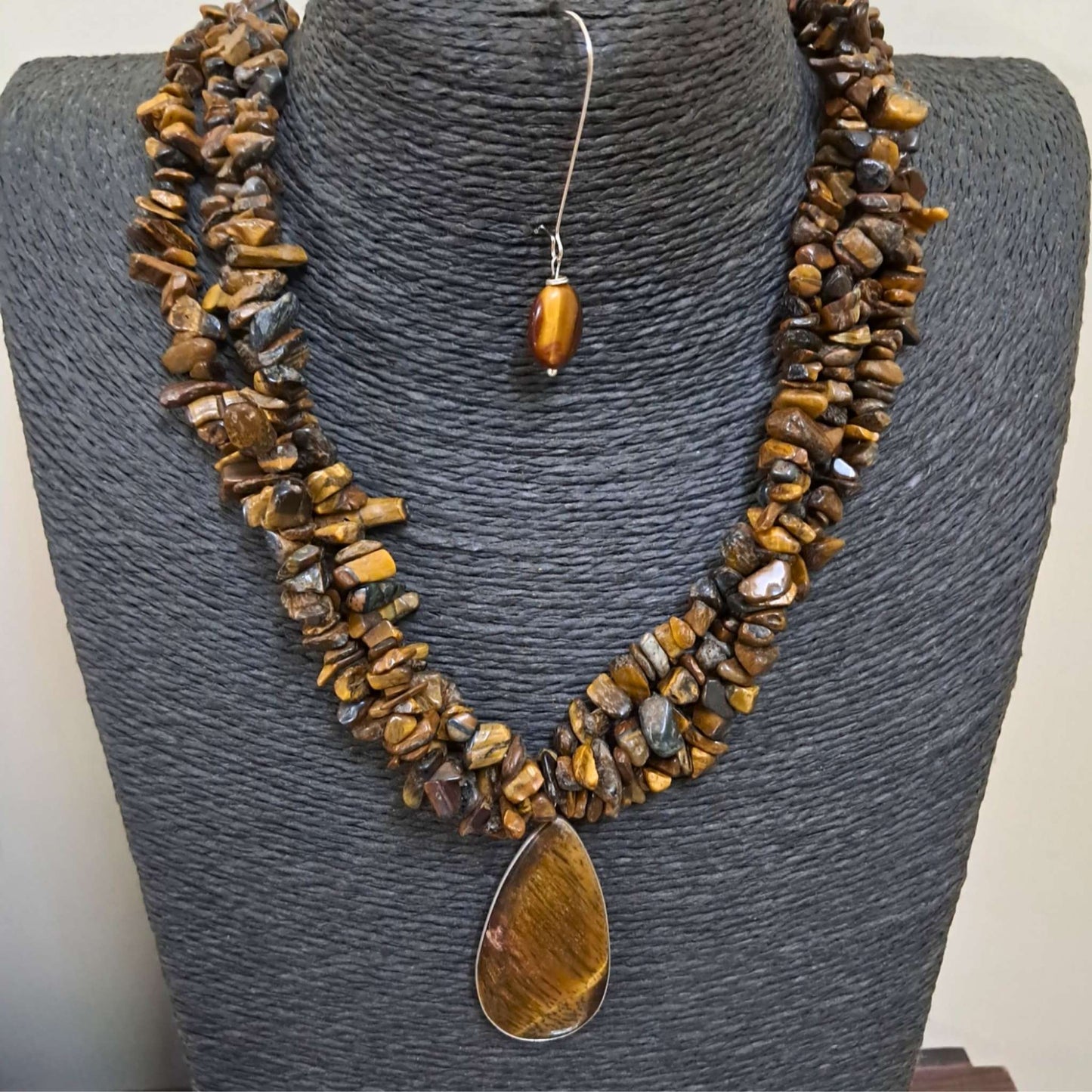 The Tiger ratna Necklace Set