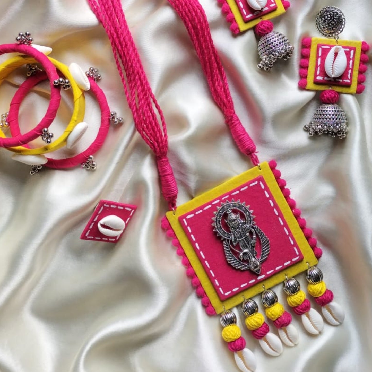 Shubhsagar Fabric & Shell Jewelry Set