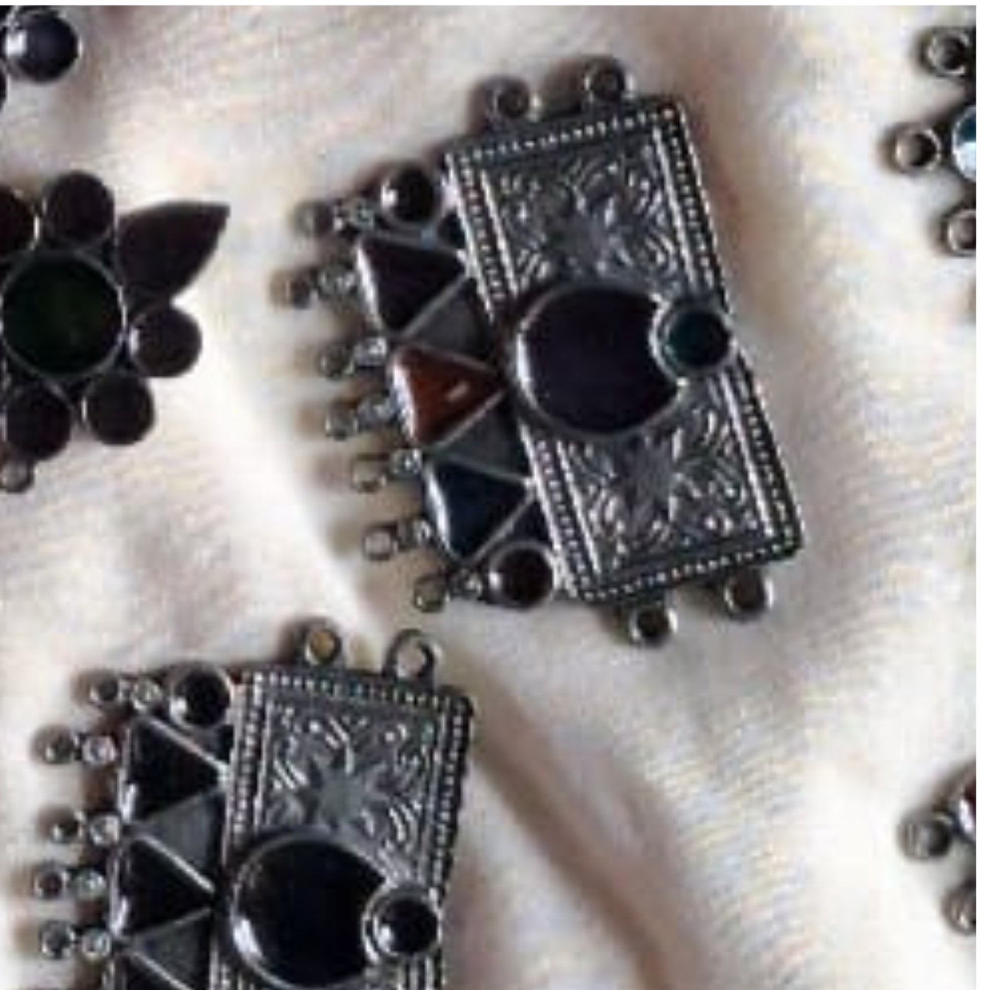 Large BlackPolish - 44