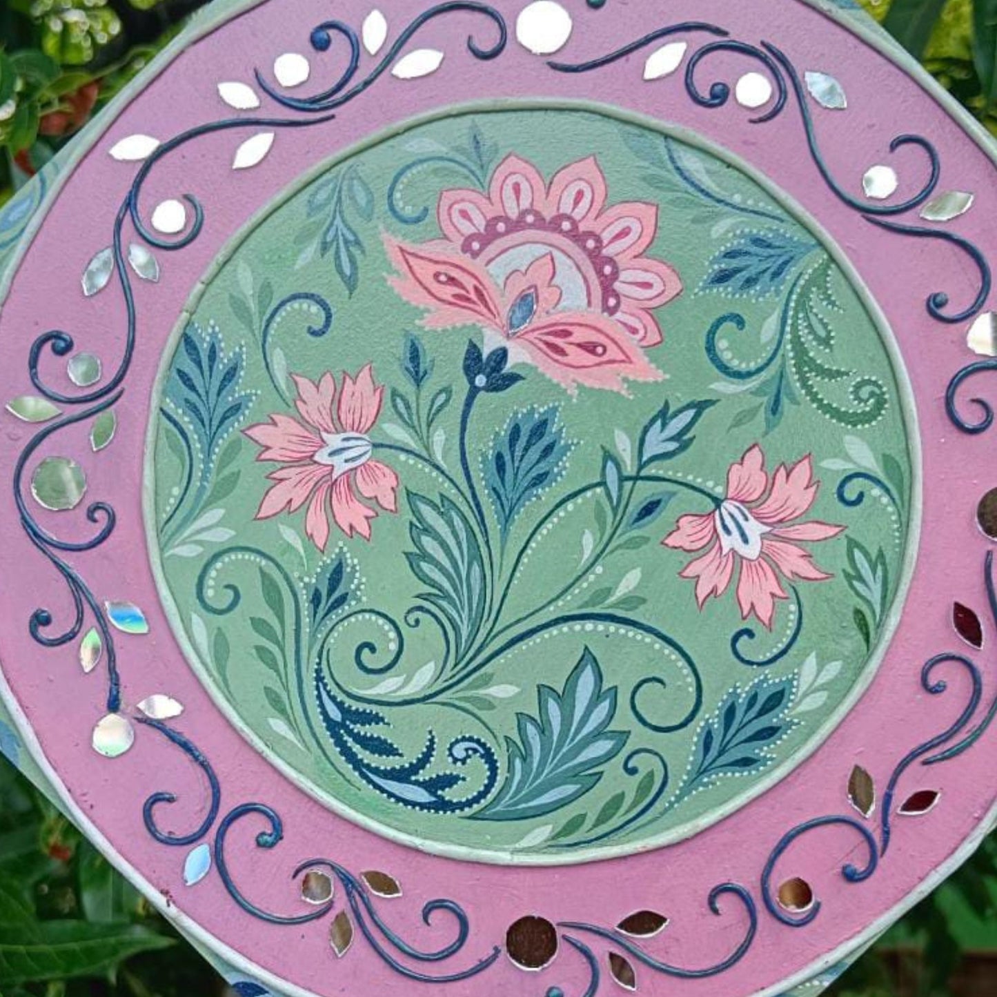 Floral Echo – Elegant Lippan Art Wall Hanging