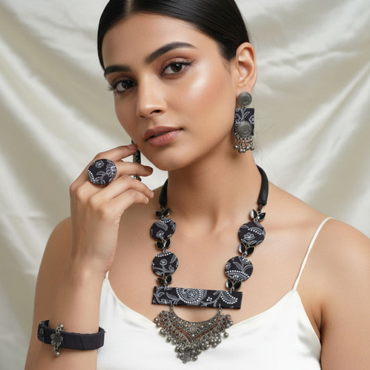 Noorika Fabric Jewelry Set