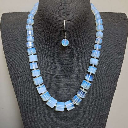 The Opalite necklace set