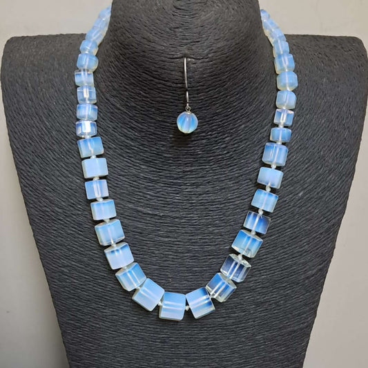 The Opalite necklace set