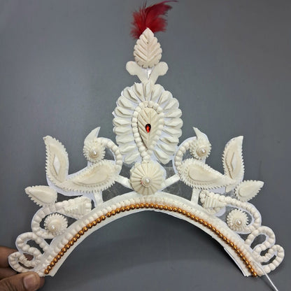 Elegant Sola Mukut Bengali Bride