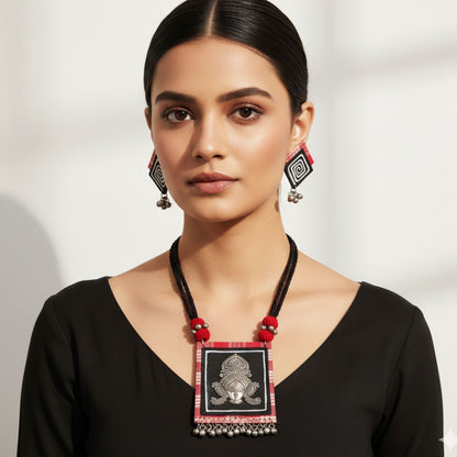 Ishani Neckpiece Set – Handcrafted Elegance