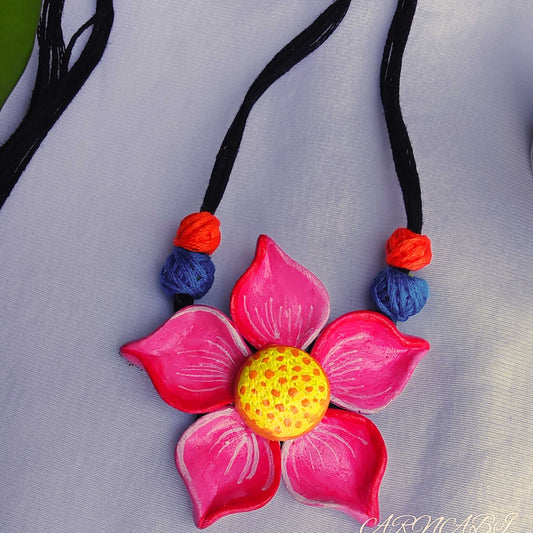 Blooming Grace – Clay neckpiece