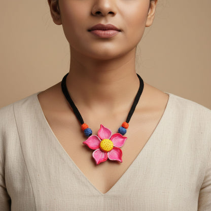 Blooming Grace – Clay neckpiece