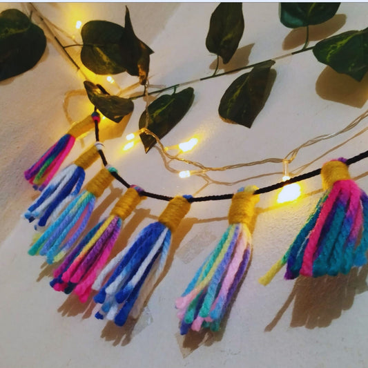 WoolenWhimsy – Wool Door Hanging