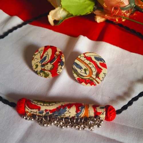 Pencil Chocker