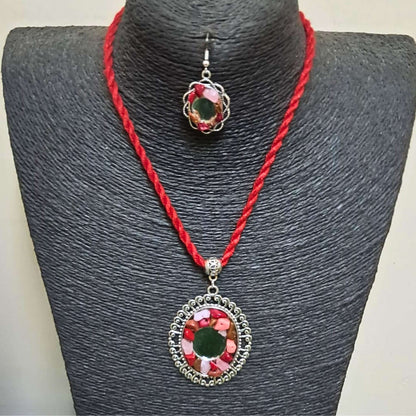 The  Sleek mirror necklace