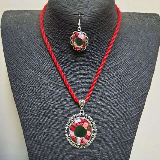 The  Sleek mirror necklace