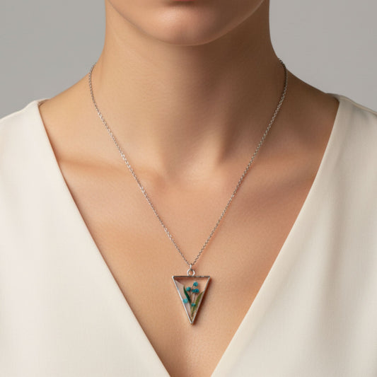 Trikonika Resin Pendant – Modern Elegance