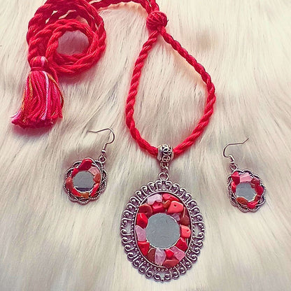 The  Sleek mirror necklace
