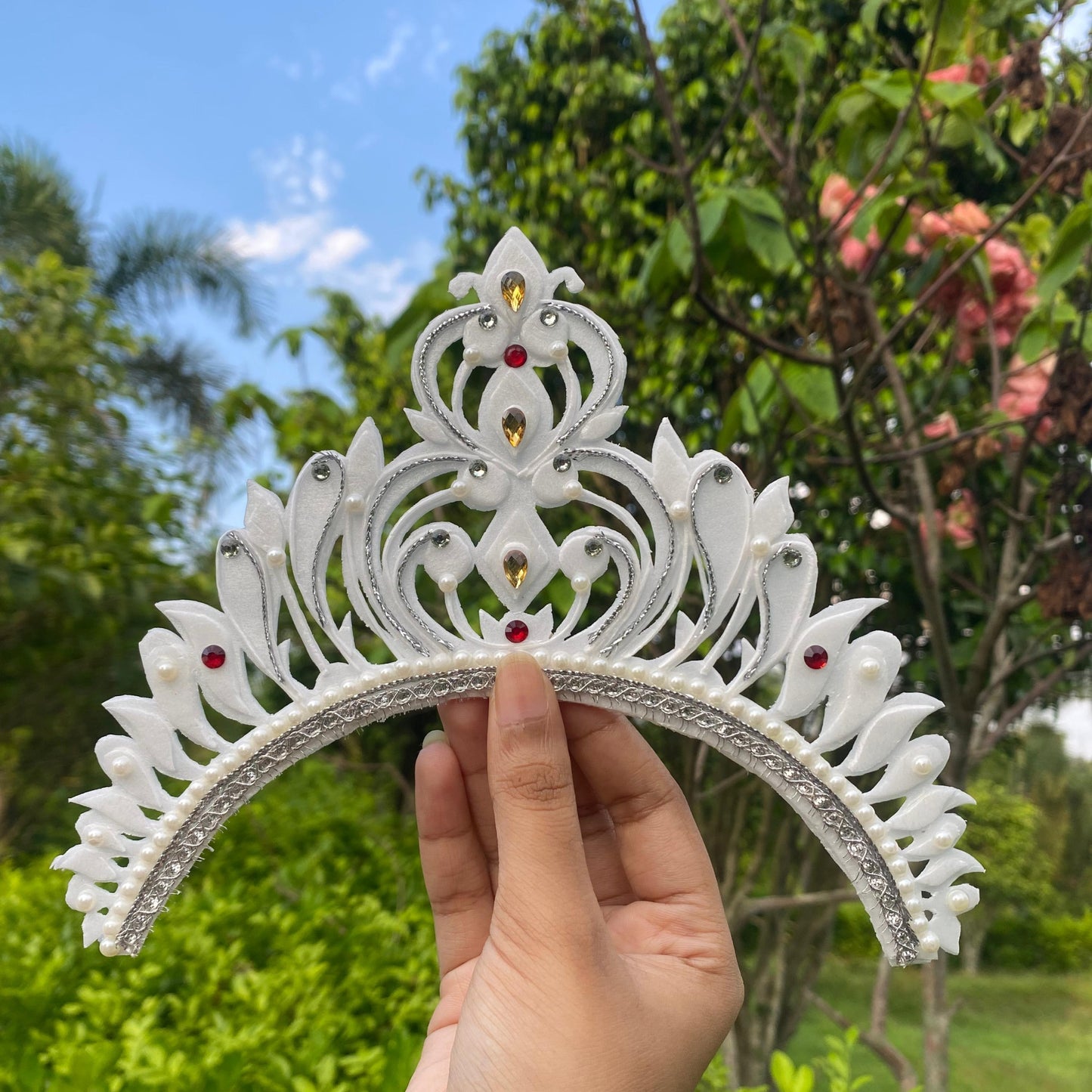 Rajtika Bridal Mukut – Royal Touch for the Big Day