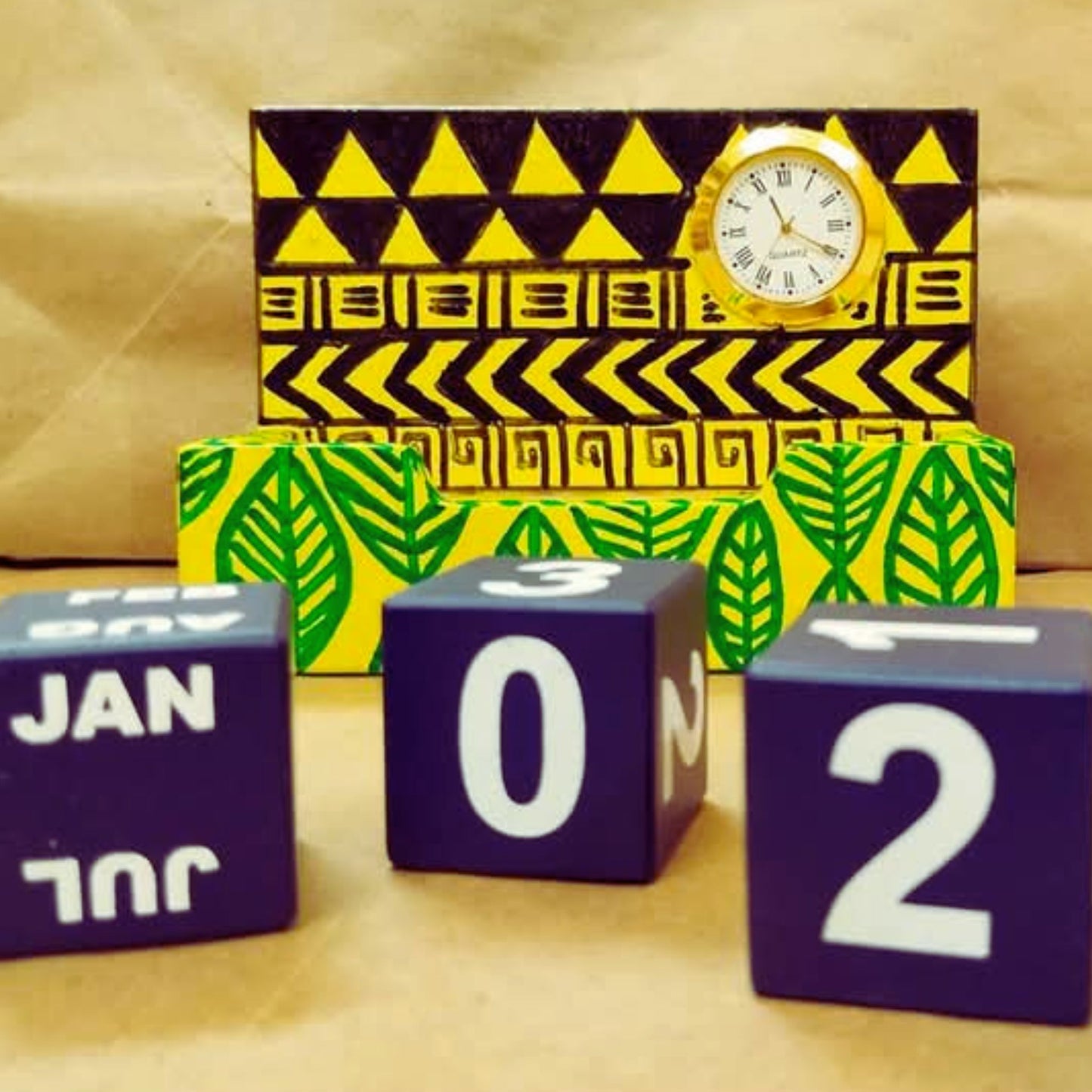 TimeScript – Aesthetic Table Calendar with Watch