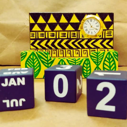 TimeScript – Aesthetic Table Calendar with Watch