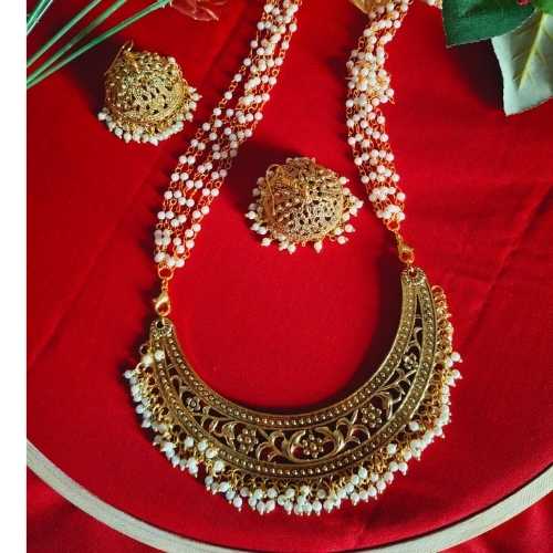 Golden Elegance Choker