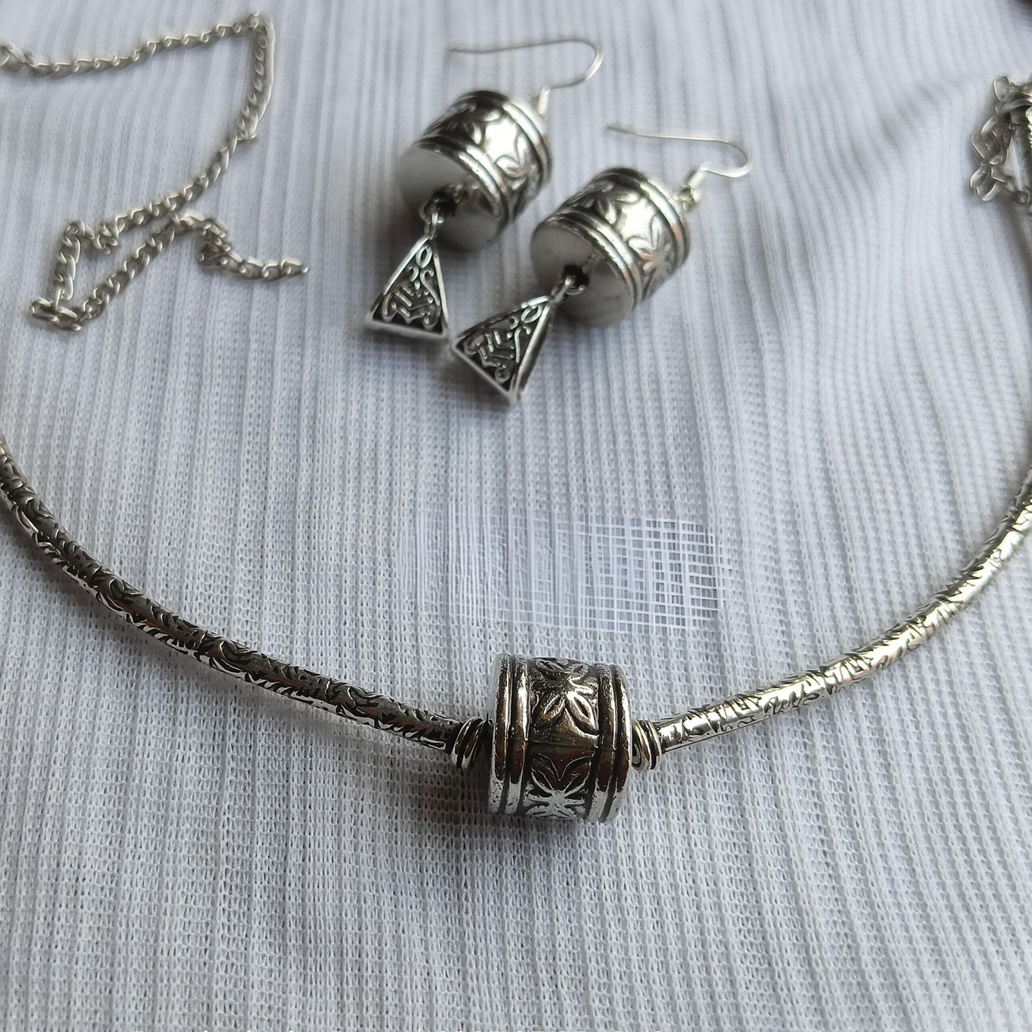 Artistic Neckpiece & Matching Earrings