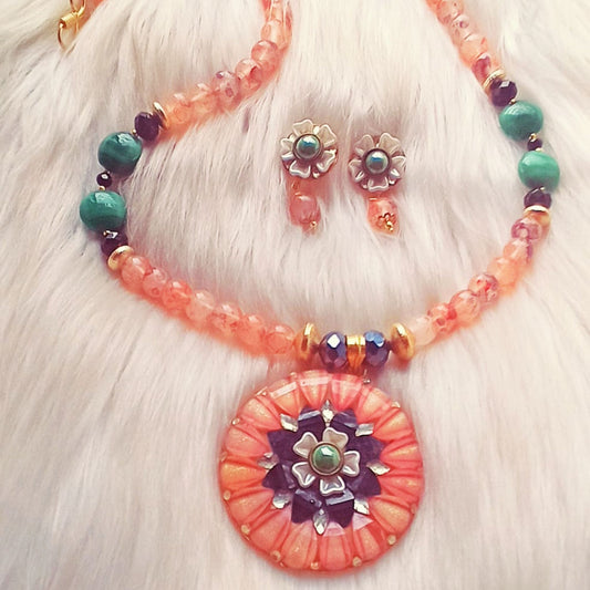 The Pachhi flower necklace set