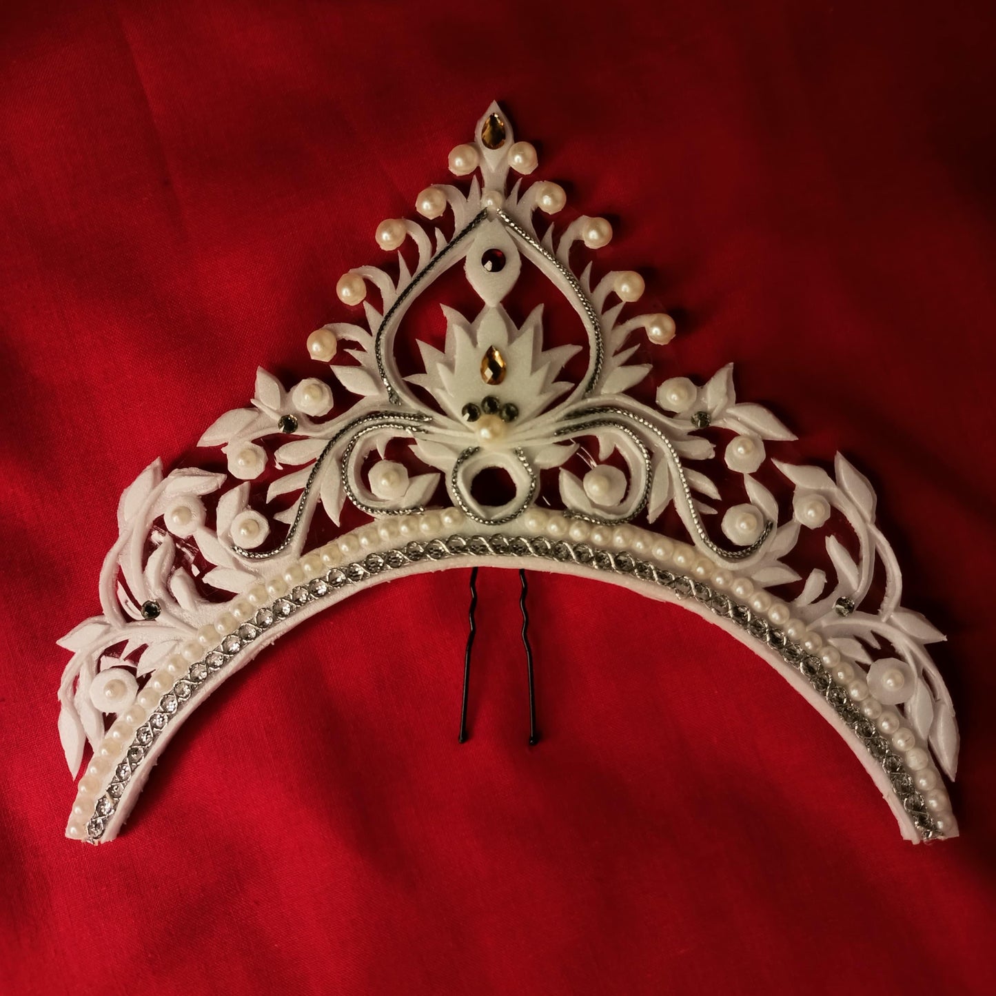 Kanaklata Bridal Mukut – Golden Glow of Tradition