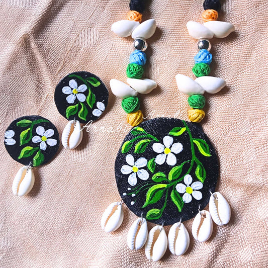 Shell Blossom – Floral Jewelry Set