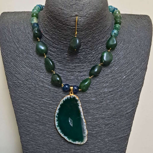 The Deep dark forest hues necklace set